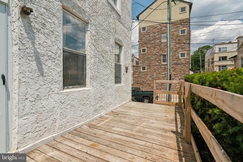 270 Dupont Street - Photo 16