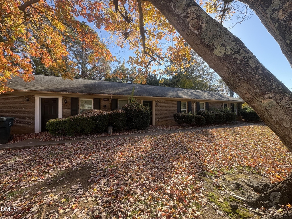 1901 Tischer Road - Photo 0