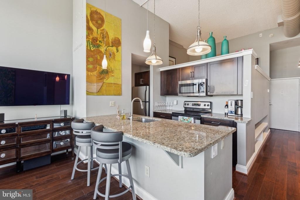 2429 Locust Street - Photo 6
