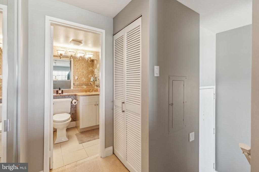 2429 Locust Street - Photo 29