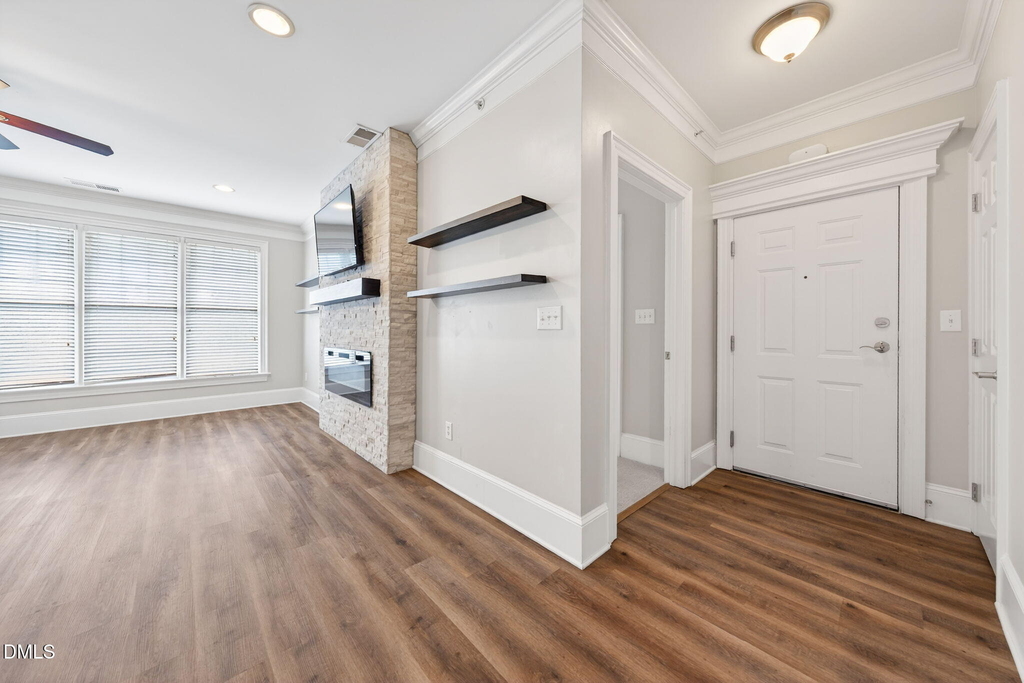 423 Waterford Lake Drive - Photo 6