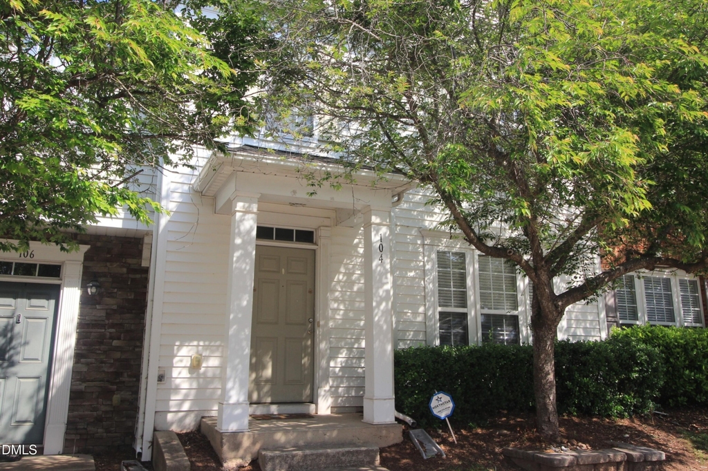 104 Hickory Meadow Circle - Photo 1