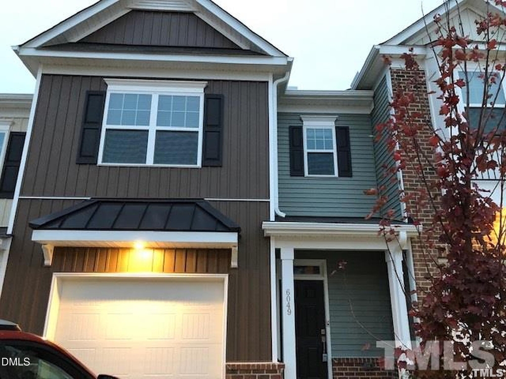 6140 Beale Loop - Photo 0