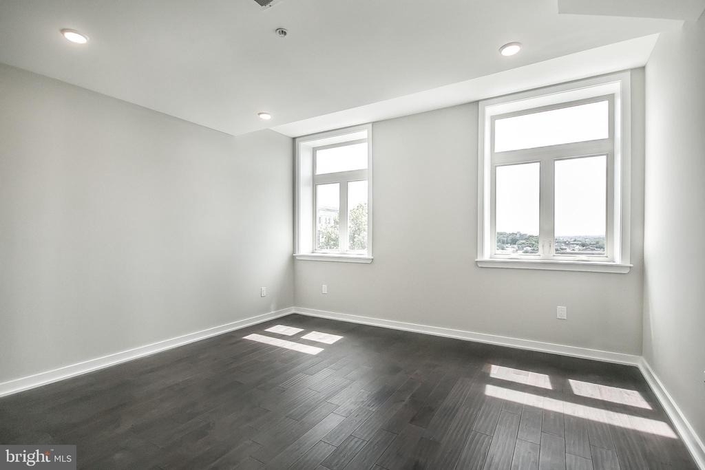 1 W Main Street - Photo 4