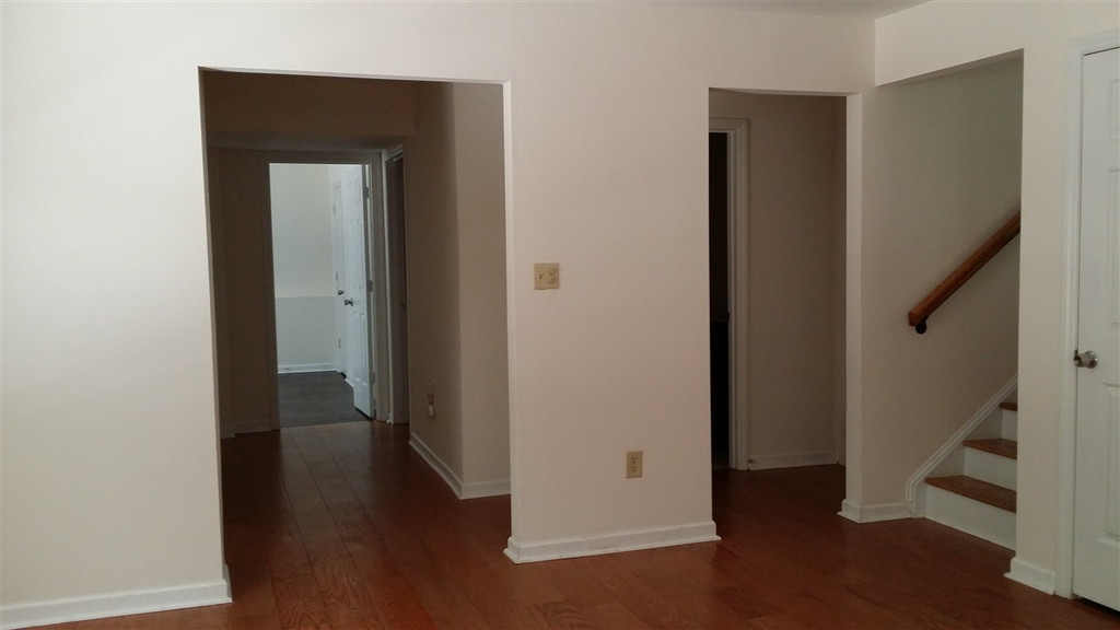4919 Robinwood Road - Photo 3