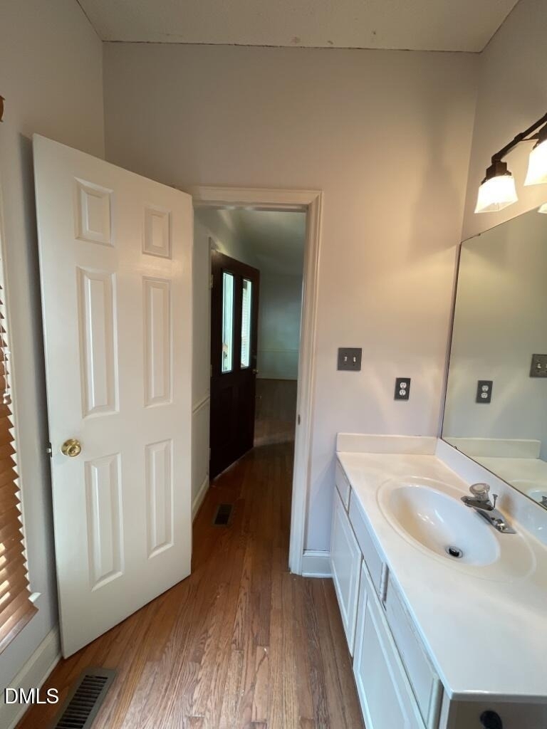 102 Longstock Court - Photo 8