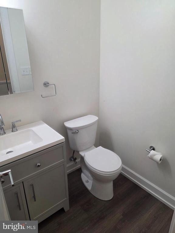 1049 W Lancaster Avenue - Photo 8