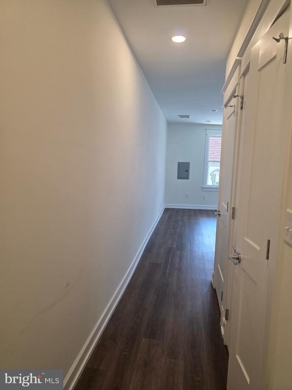 1049 W Lancaster Avenue - Photo 3