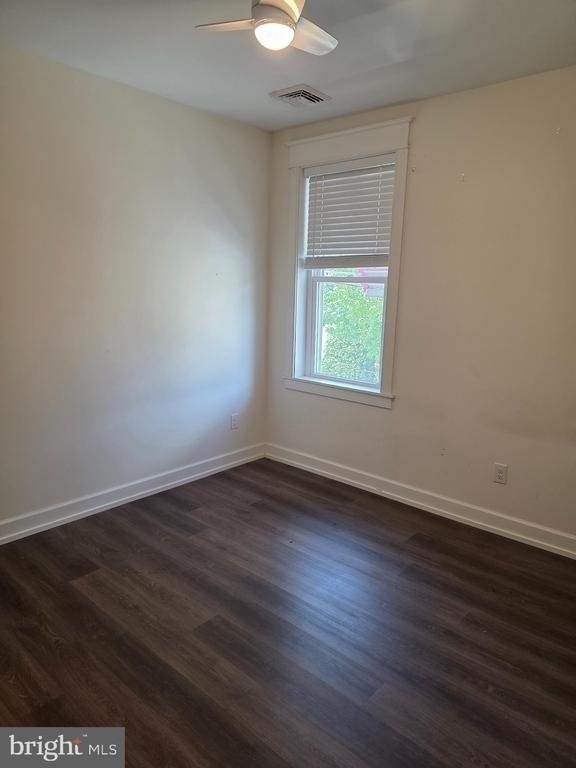 1049 W Lancaster Avenue - Photo 5