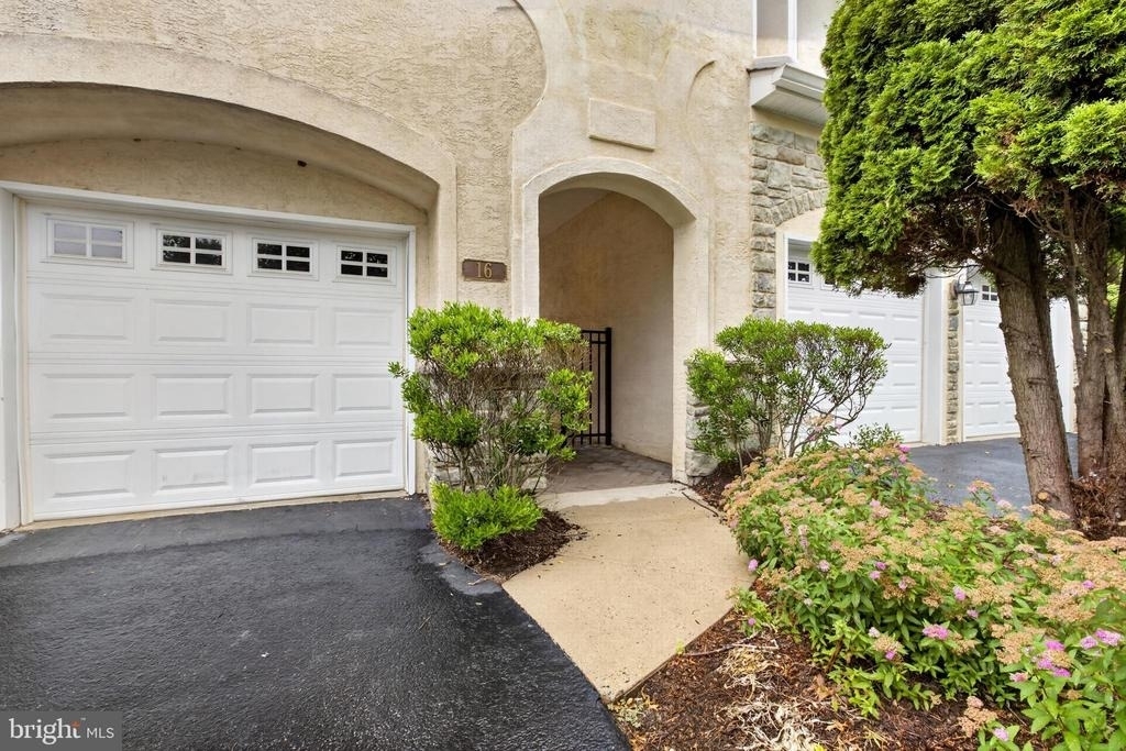 16 Oak Leaf Lane - Photo 2