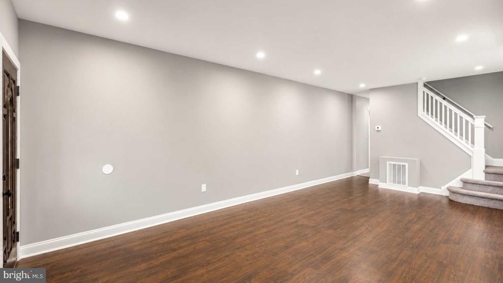 209 Woodlawn Avenue - Photo 14