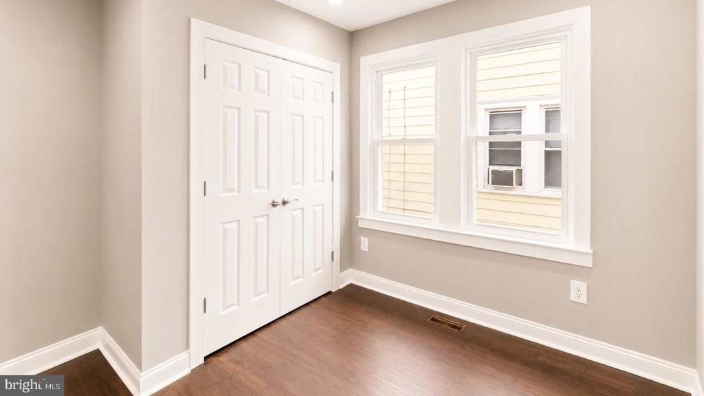 209 Woodlawn Avenue - Photo 10