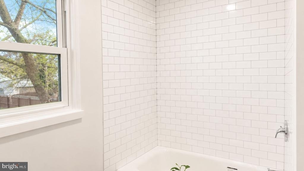 2220 Brunswick Avenue - Photo 8