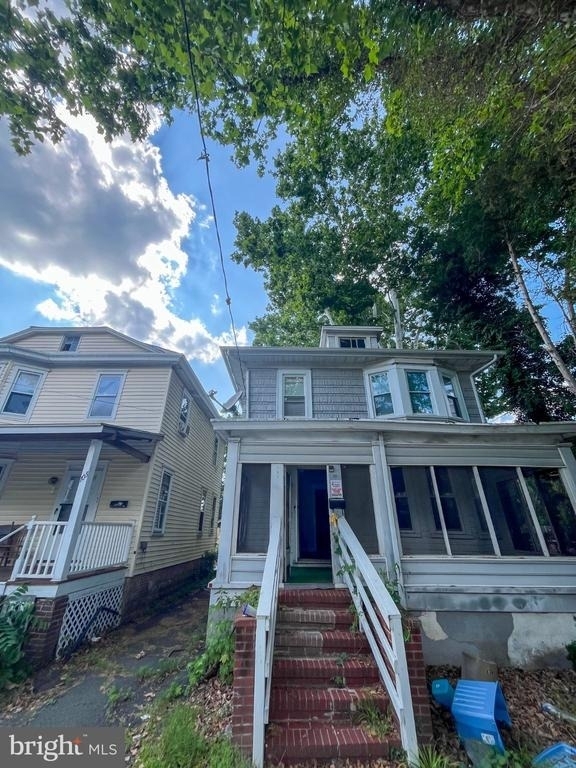 103 Newell Ave - Photo 0