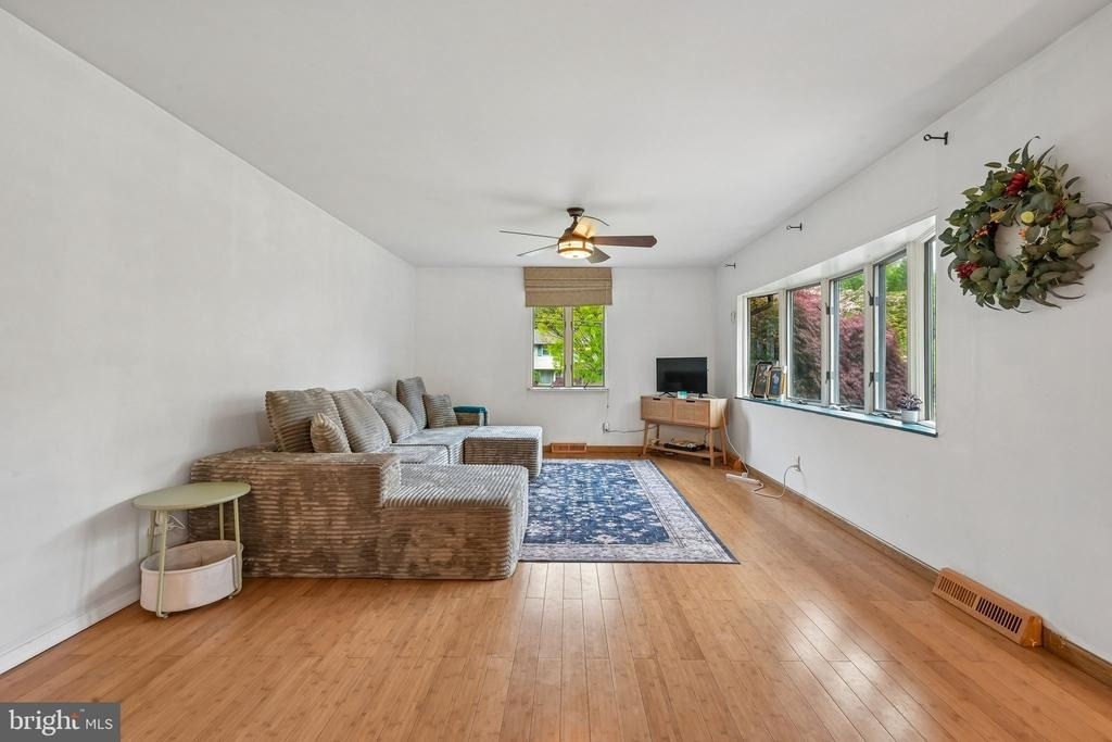 410 Narragansett Drive - Photo 6