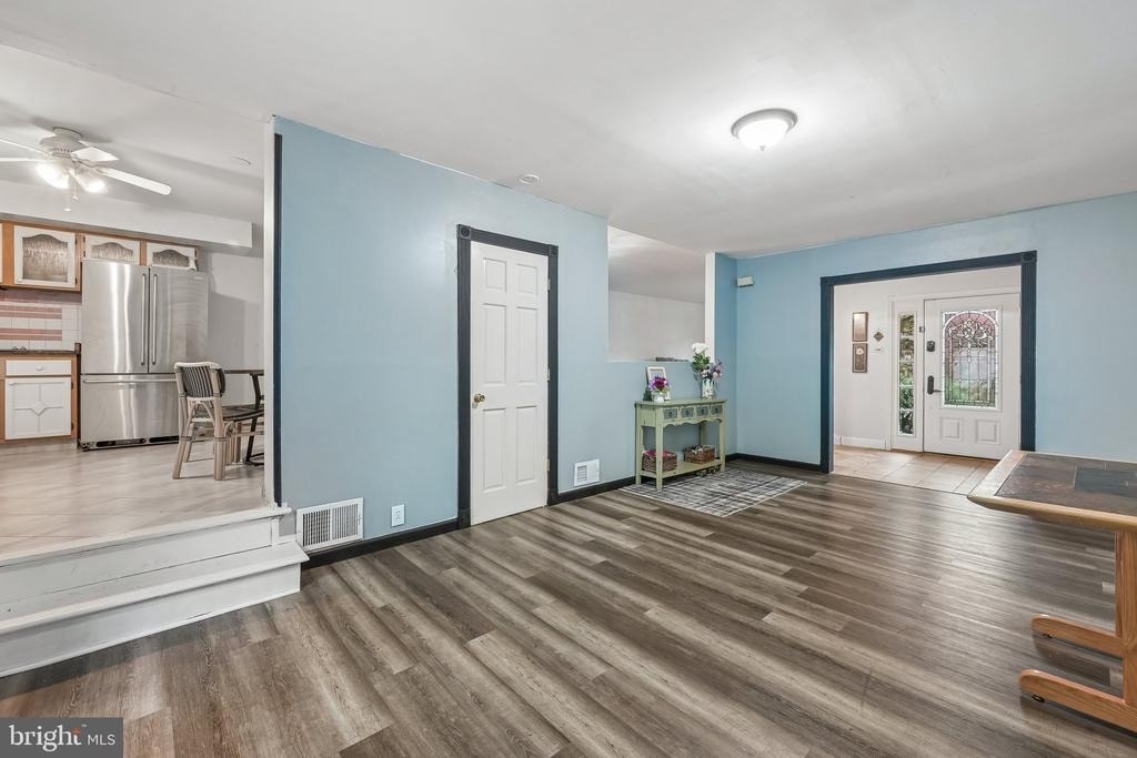 410 Narragansett Drive - Photo 4
