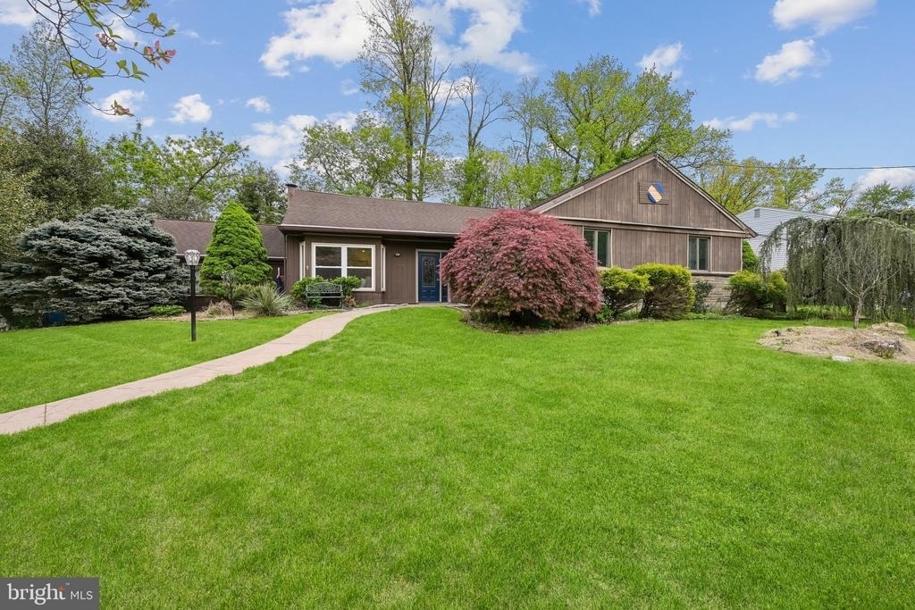 410 Narragansett Drive - Photo 0