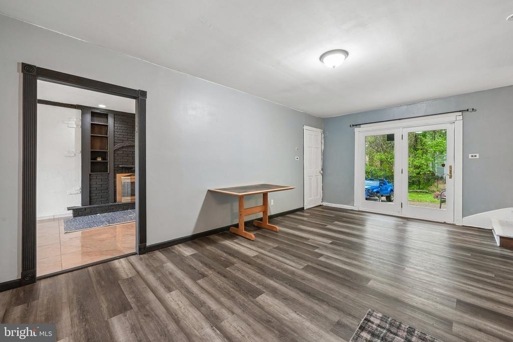 410 Narragansett Drive - Photo 3