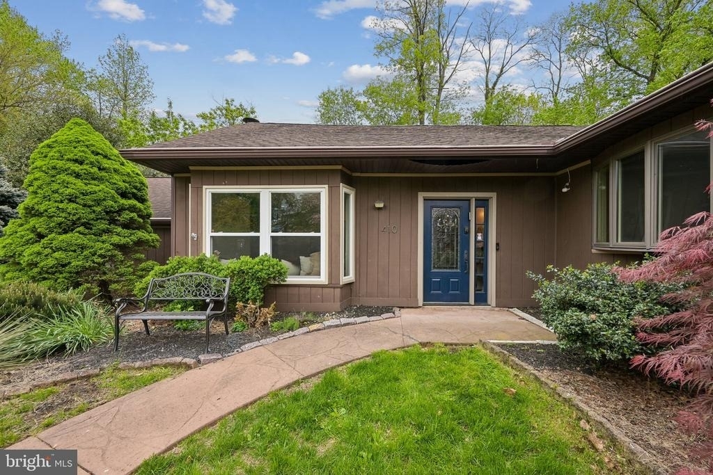 410 Narragansett Drive - Photo 1