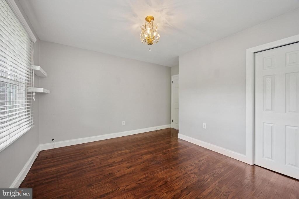 704 Cedar Avenue - Photo 9
