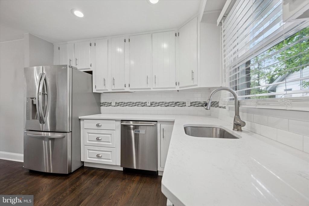 704 Cedar Avenue - Photo 15