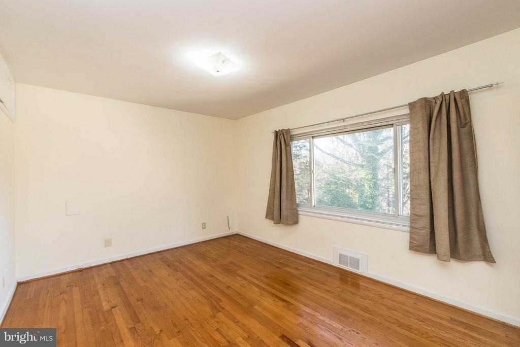 9322 W Parkhill Drive - Photo 7