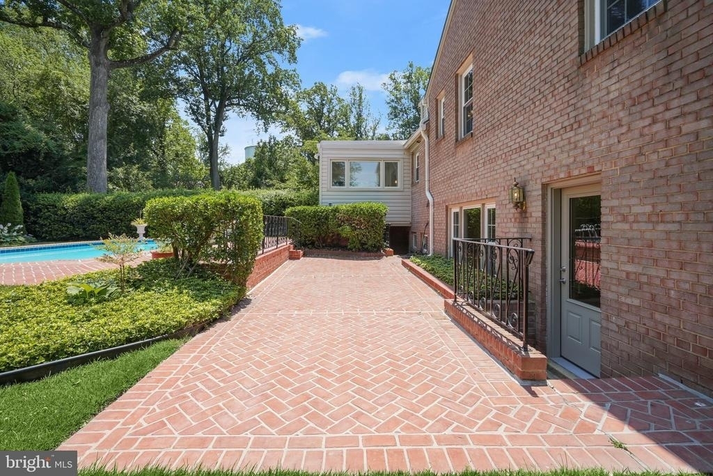 7109 Radnor Road - Photo 49