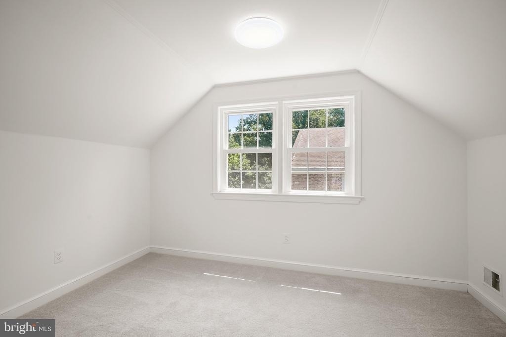 7109 Radnor Road - Photo 29