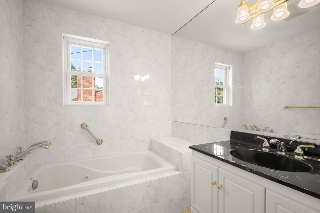 7109 Radnor Road - Photo 23