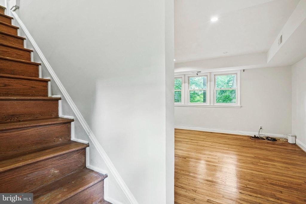 8525 Geren Road - Photo 10