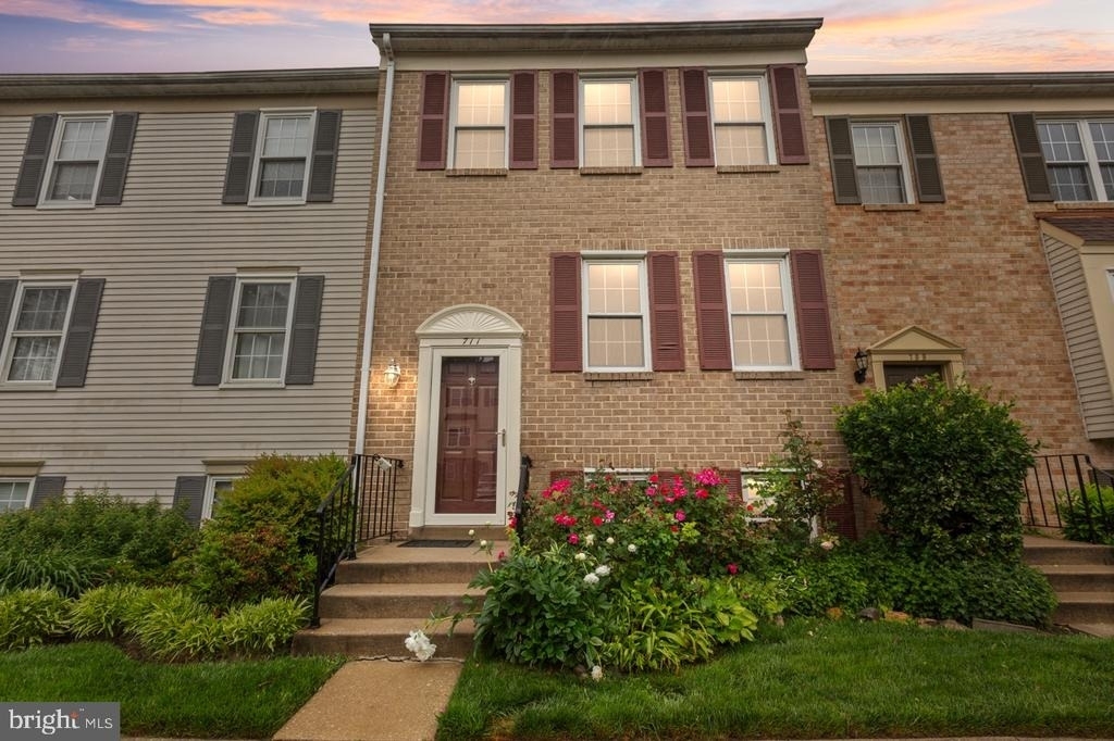 711 Ivy League Lane - Photo 0