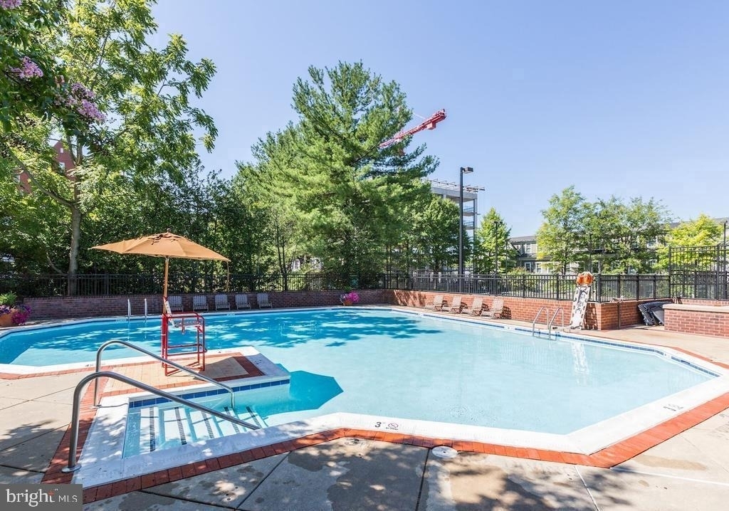 7500 Woodmont Avenue - Photo 16