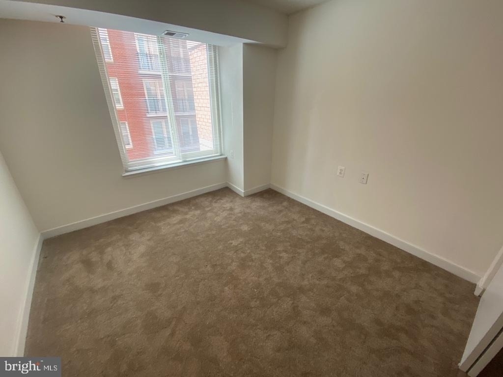 7500 Woodmont Avenue - Photo 10