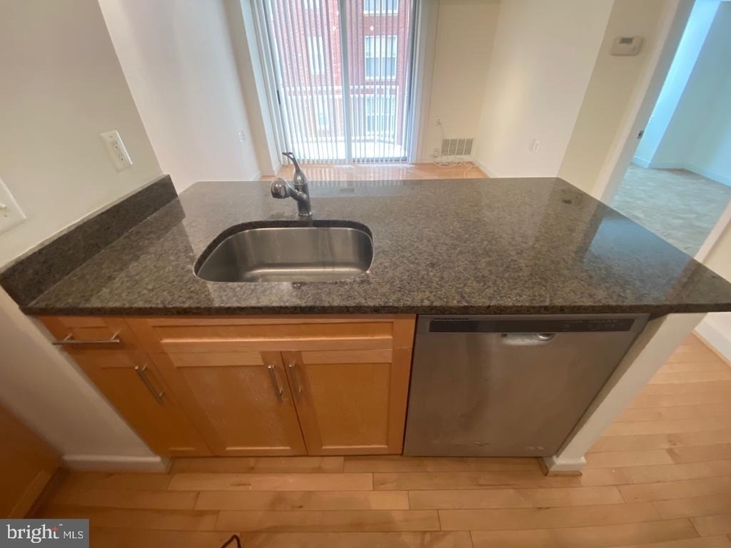7500 Woodmont Avenue - Photo 4