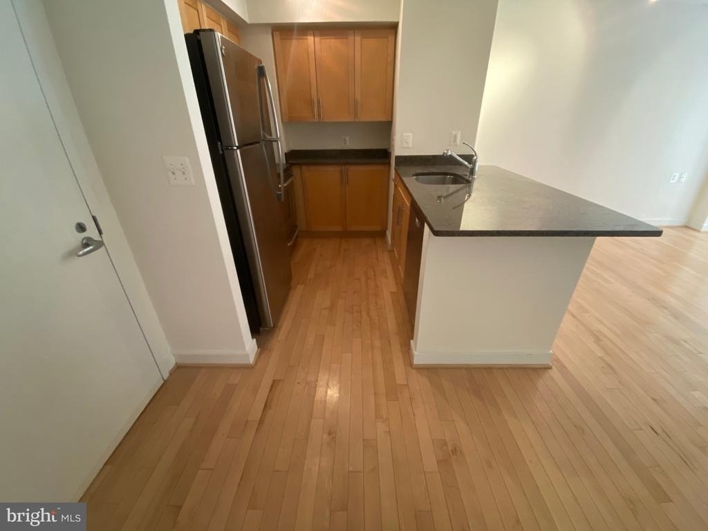 7500 Woodmont Avenue - Photo 2