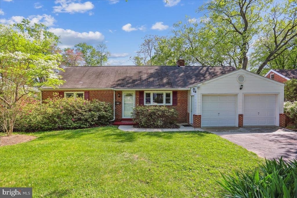 1806 Arcola Avenue - Photo 1