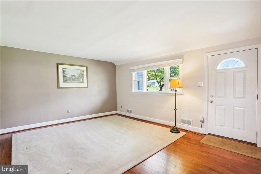 1806 Arcola Avenue - Photo 3