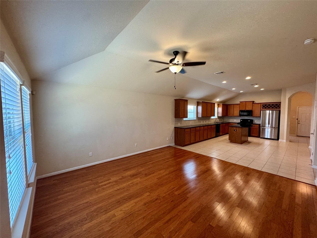112 Beargrass Dr - Photo 4