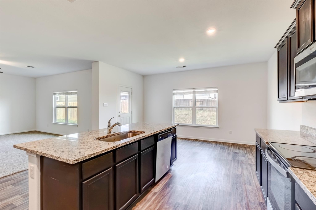 117 Fairfax Ln - Photo 11