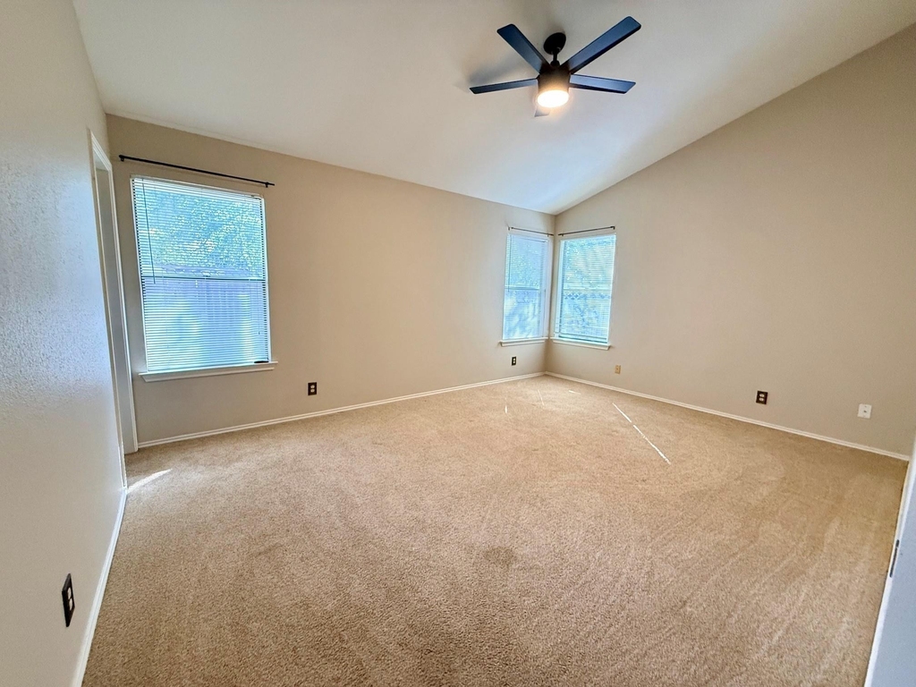 1920 White Oak Cir - Photo 8