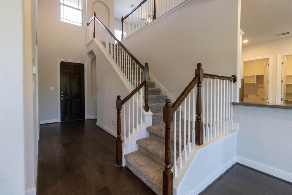 19337 Pilton Dr - Photo 3