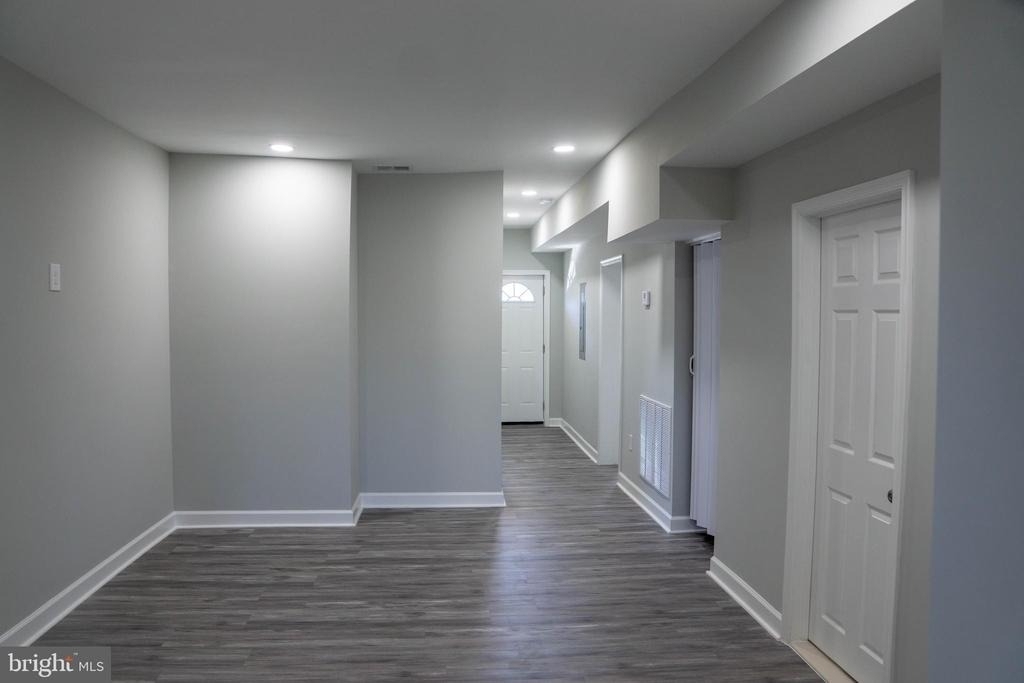 1009 Main Street - Photo 9