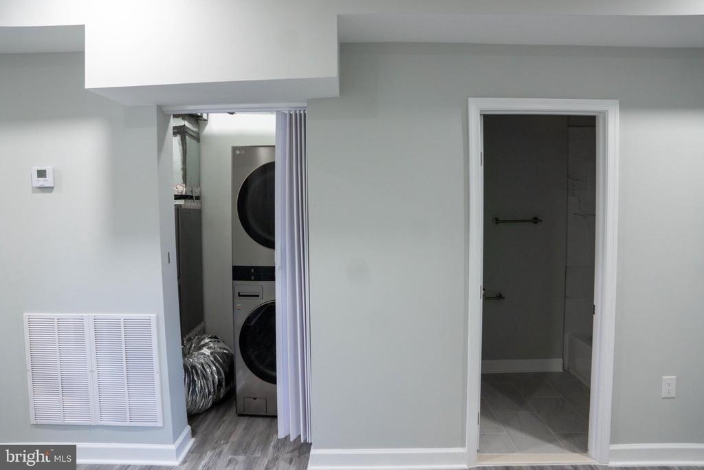 1009 Main Street - Photo 13