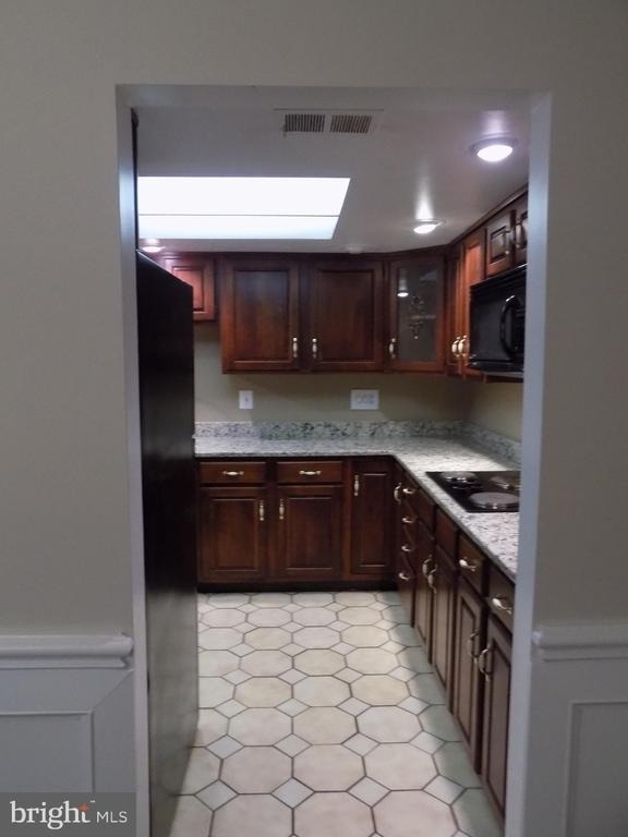 702 Towne Center Drive - Photo 14