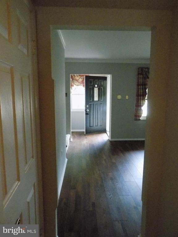 702 Towne Center Drive - Photo 5