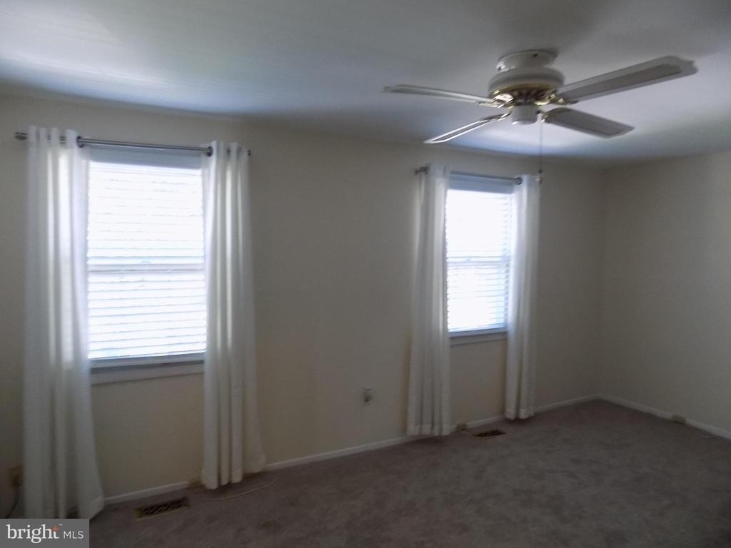 702 Towne Center Drive - Photo 34