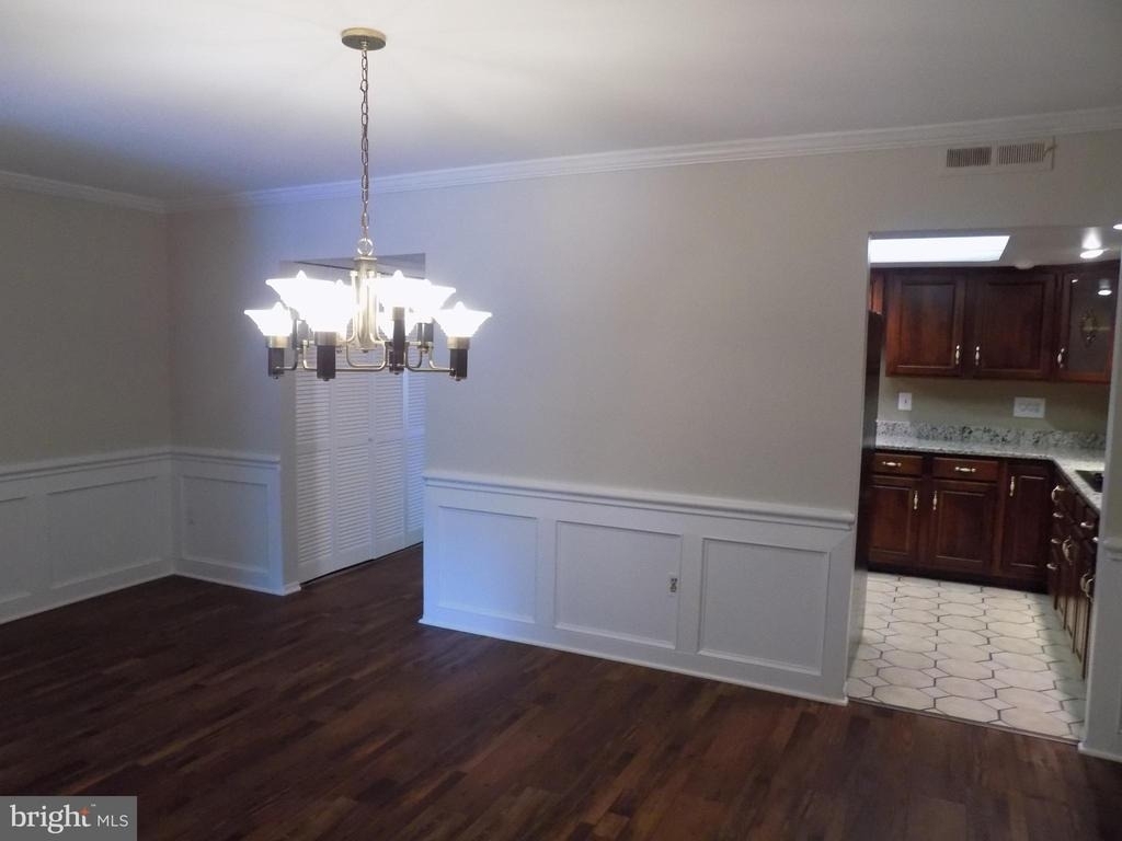 702 Towne Center Drive - Photo 16