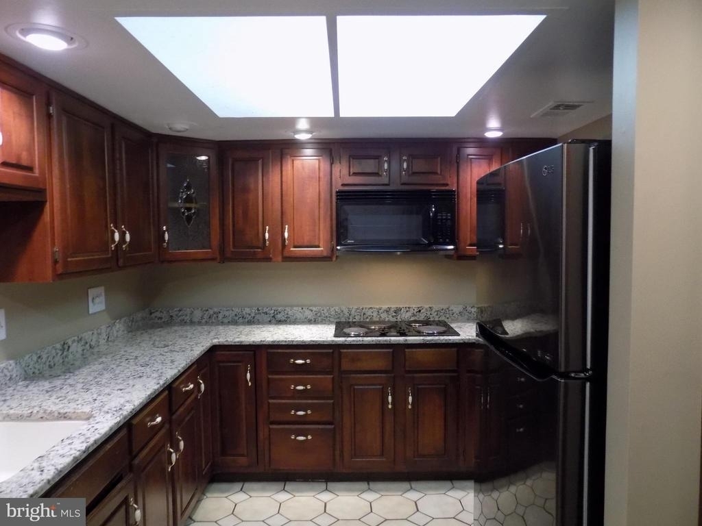 702 Towne Center Drive - Photo 6
