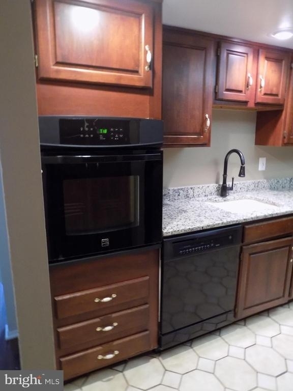 702 Towne Center Drive - Photo 8