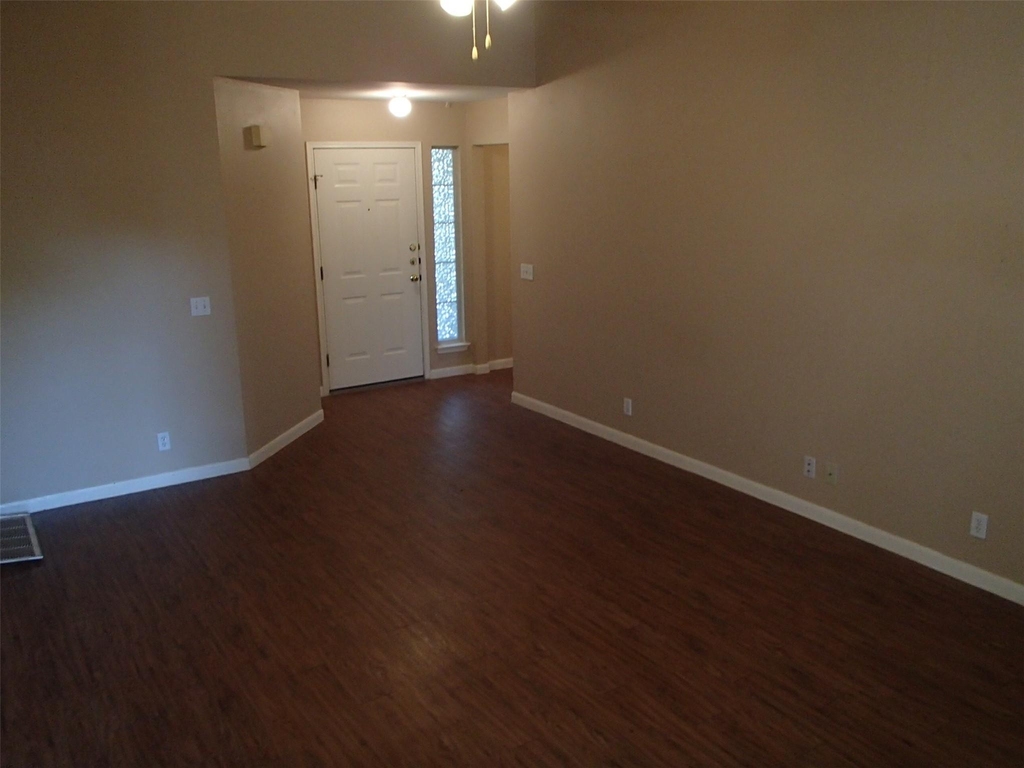 208 Juniper St - Photo 3